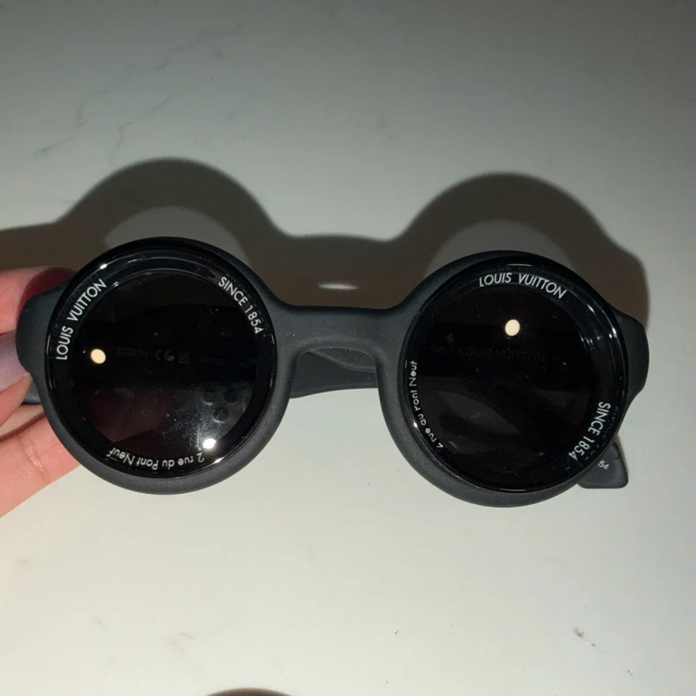 Louis Vuitton Super Vision Round Sunglasses - Picture 3 of 8
